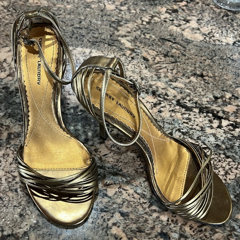 💕CHINESE LAUNDRY* HEELS